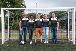 Voetbalclinic voor het goede doel