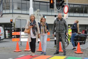 Regenboogoversteekplaats staat voor tolerantie in Bergen op Zoom