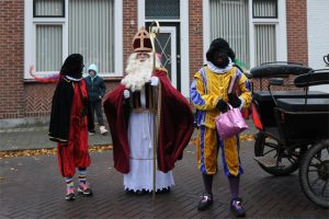 Sinterklaas en de Pieten komen aan in Woensdrecht