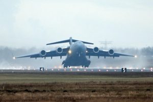 C-17 vliegtuig vertrokken vanaf Woensdrecht (video)