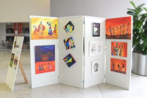 Expositie Atelier Pigment in hal gemeentehuis